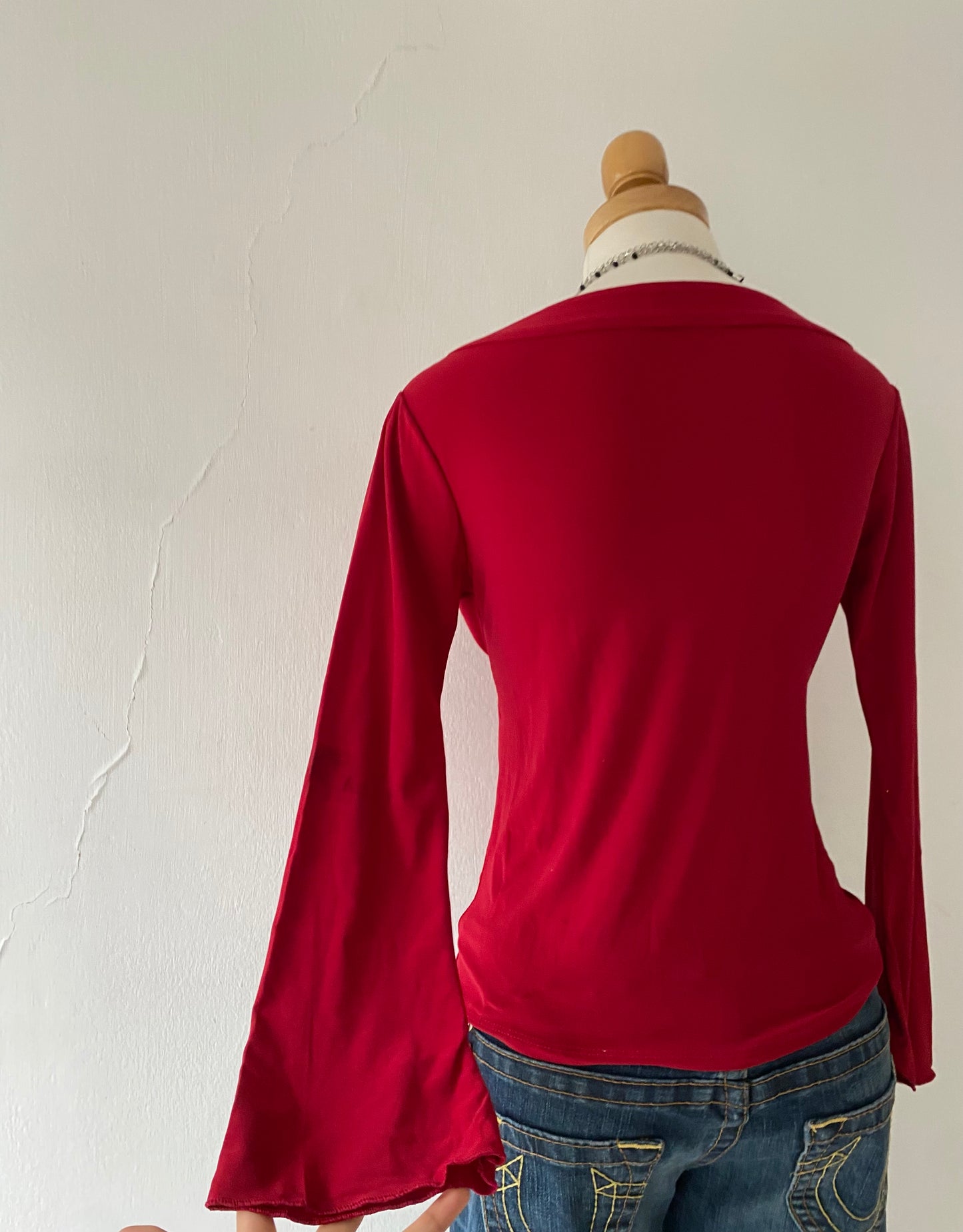 Bell-sleveed burgundy top