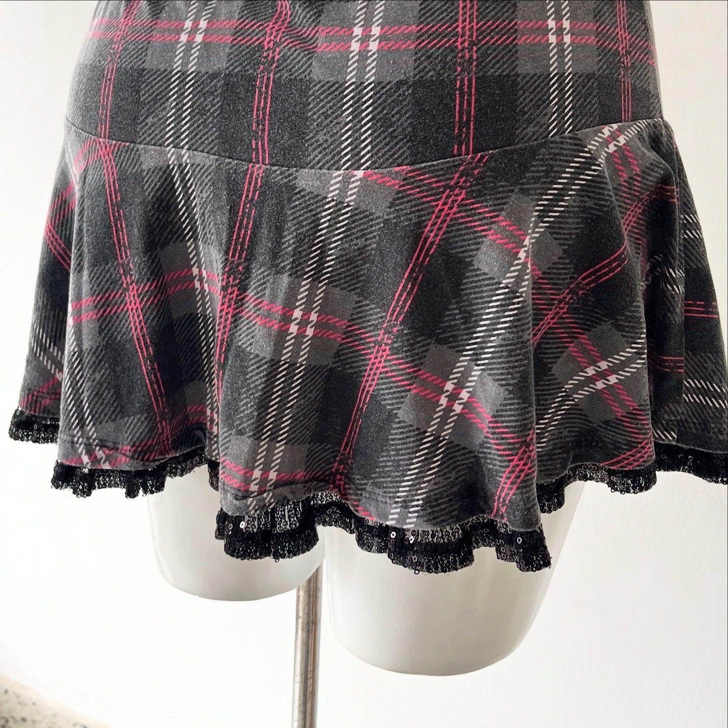 Plaid skirt with sequined trim