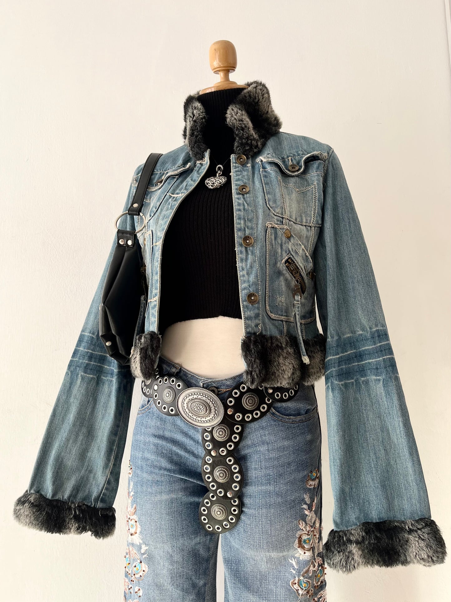 Focused grunge jean jacket