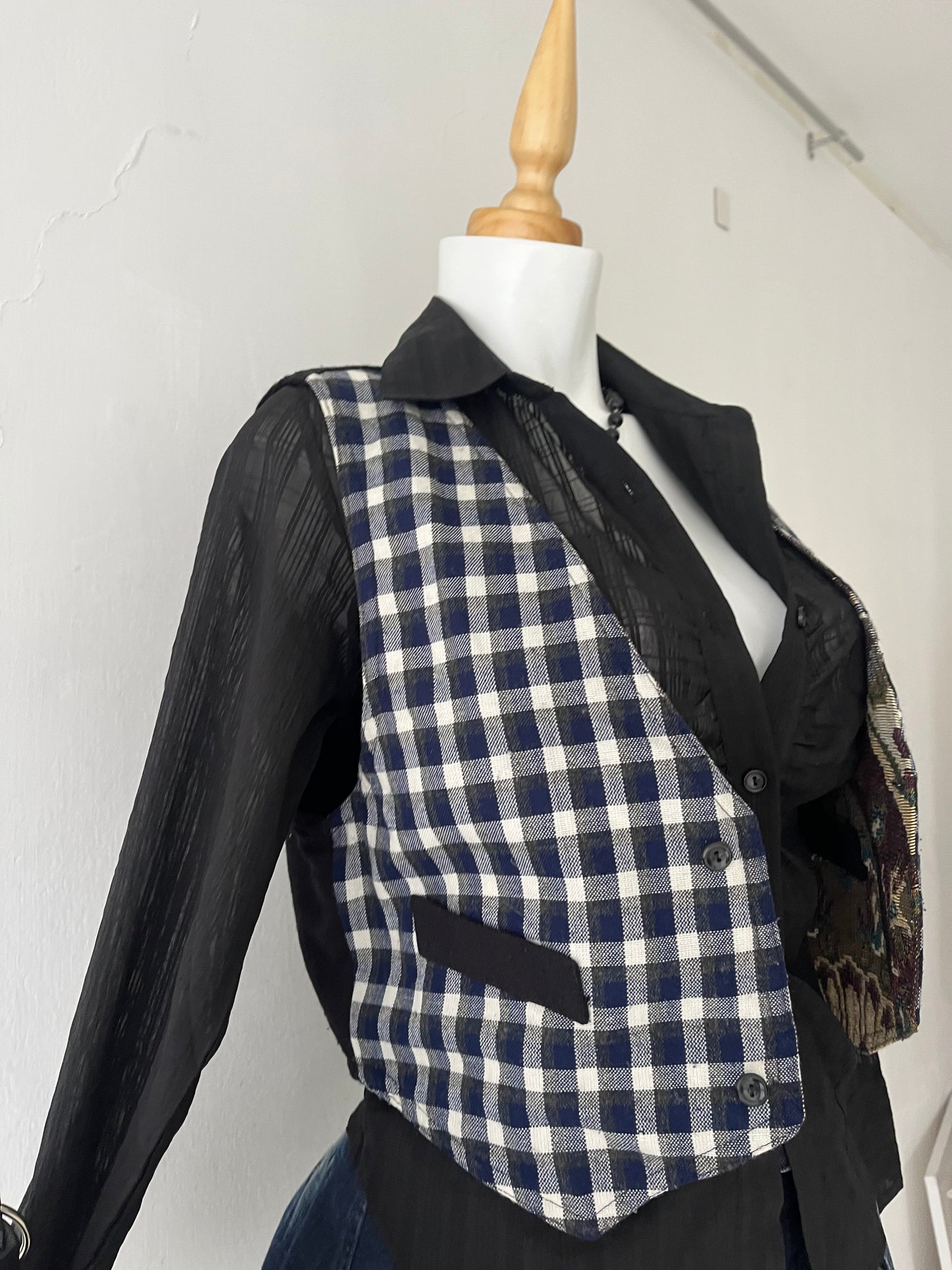 Reversible vest -size M