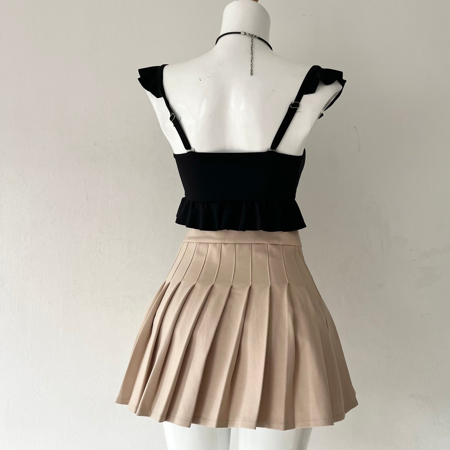 Beige pleated skirt