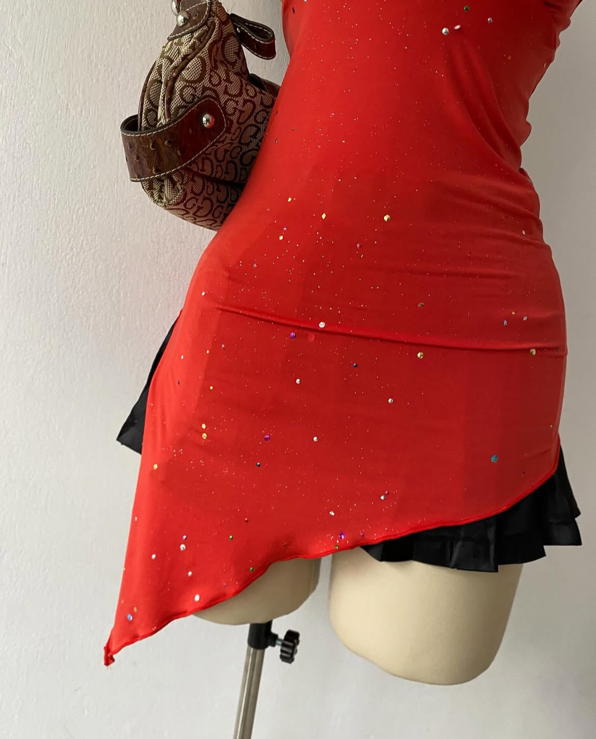 Asymmetrical coral top
