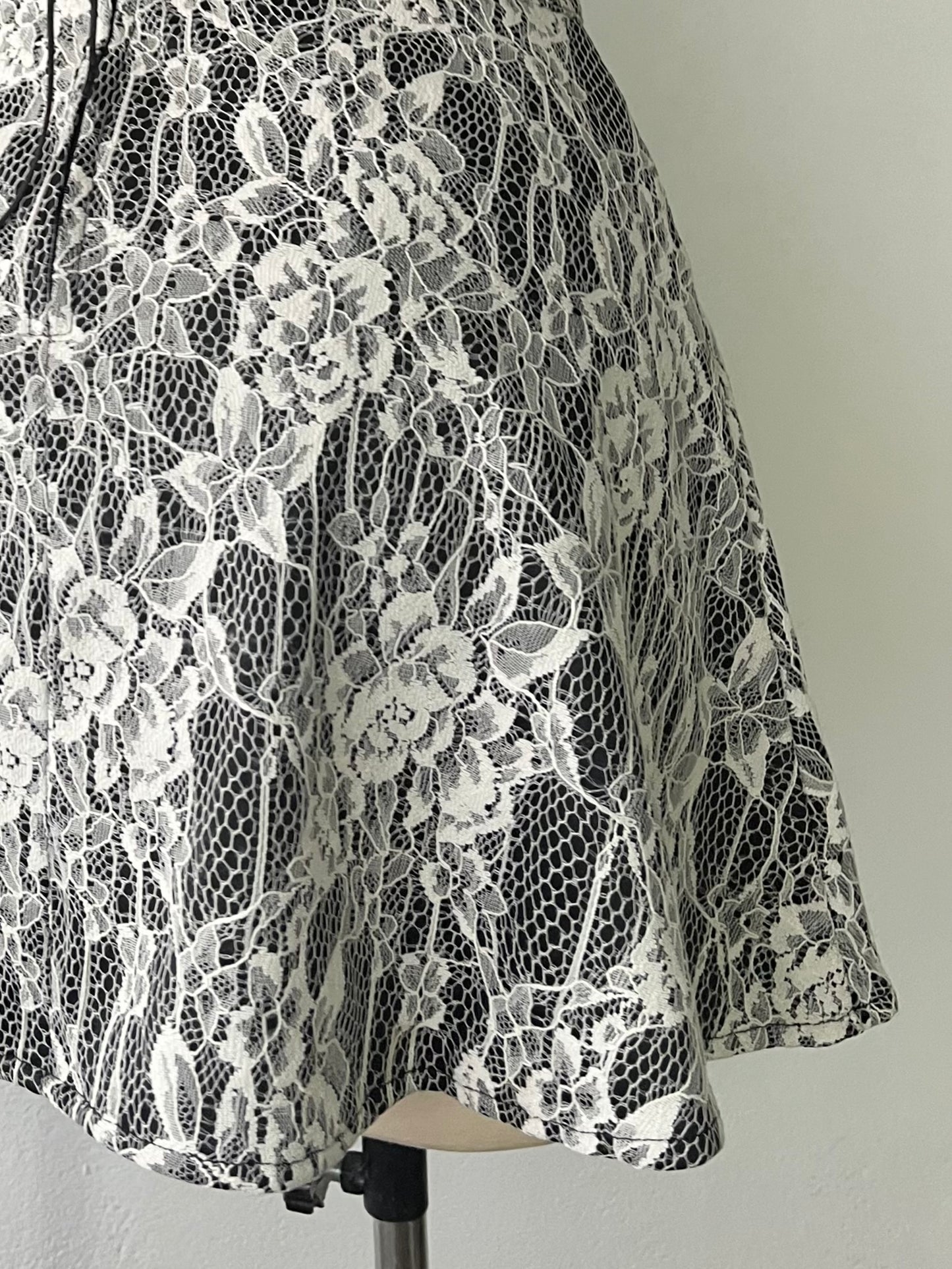 Lace skirt
