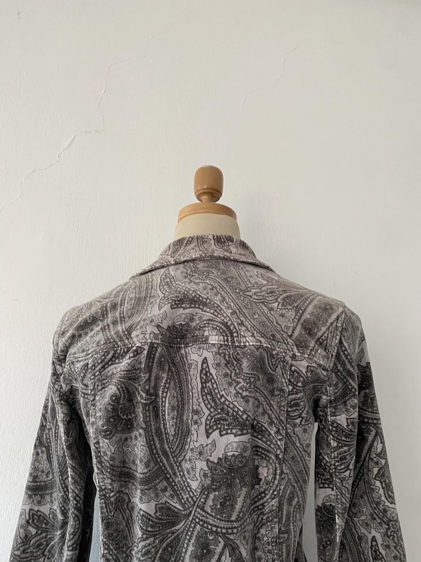 Pana jacket with gray designs