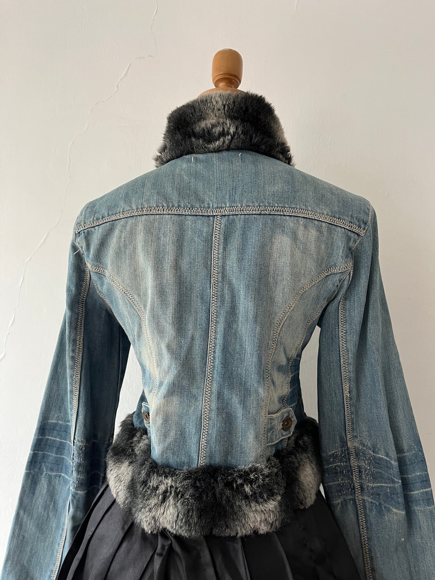 Focused grunge jean jacket