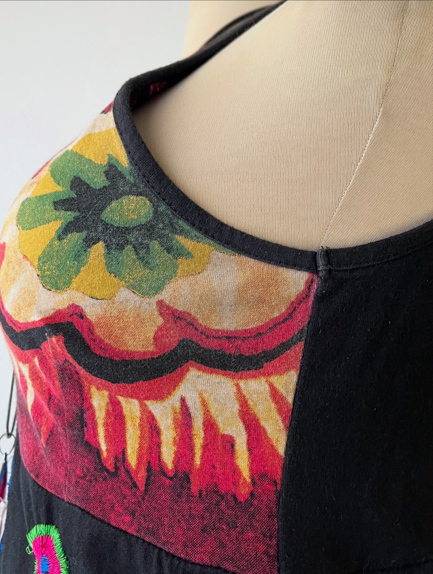 Adorable bohemian dress with a back bow