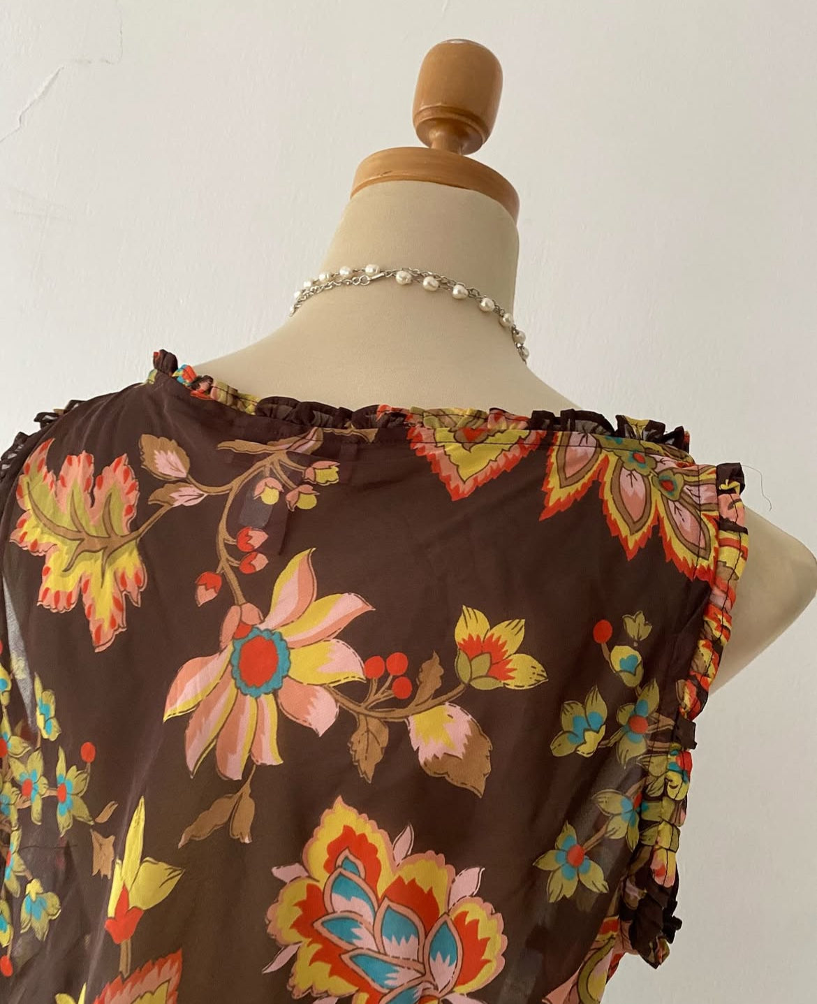 Adorable bohemian top with bow