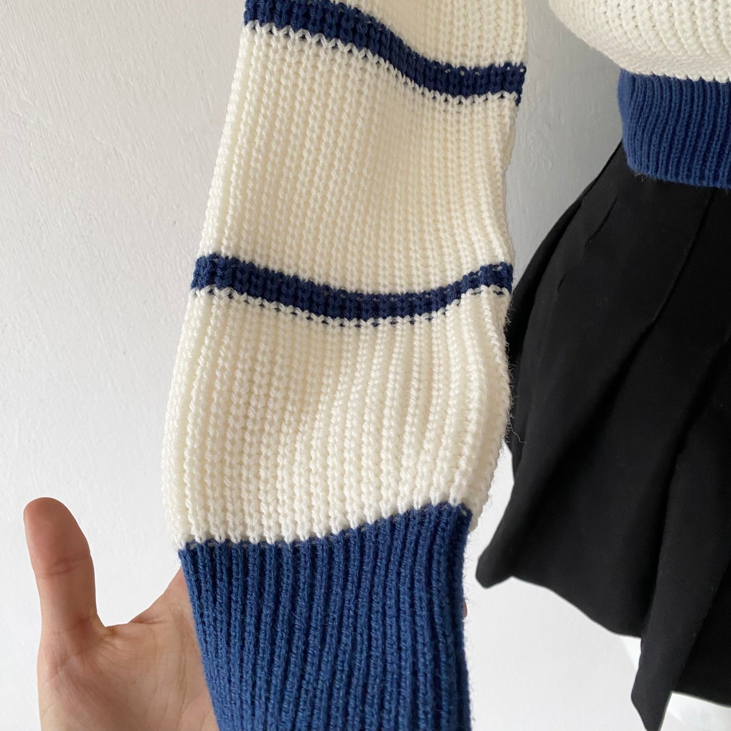 Wool waist cardigan