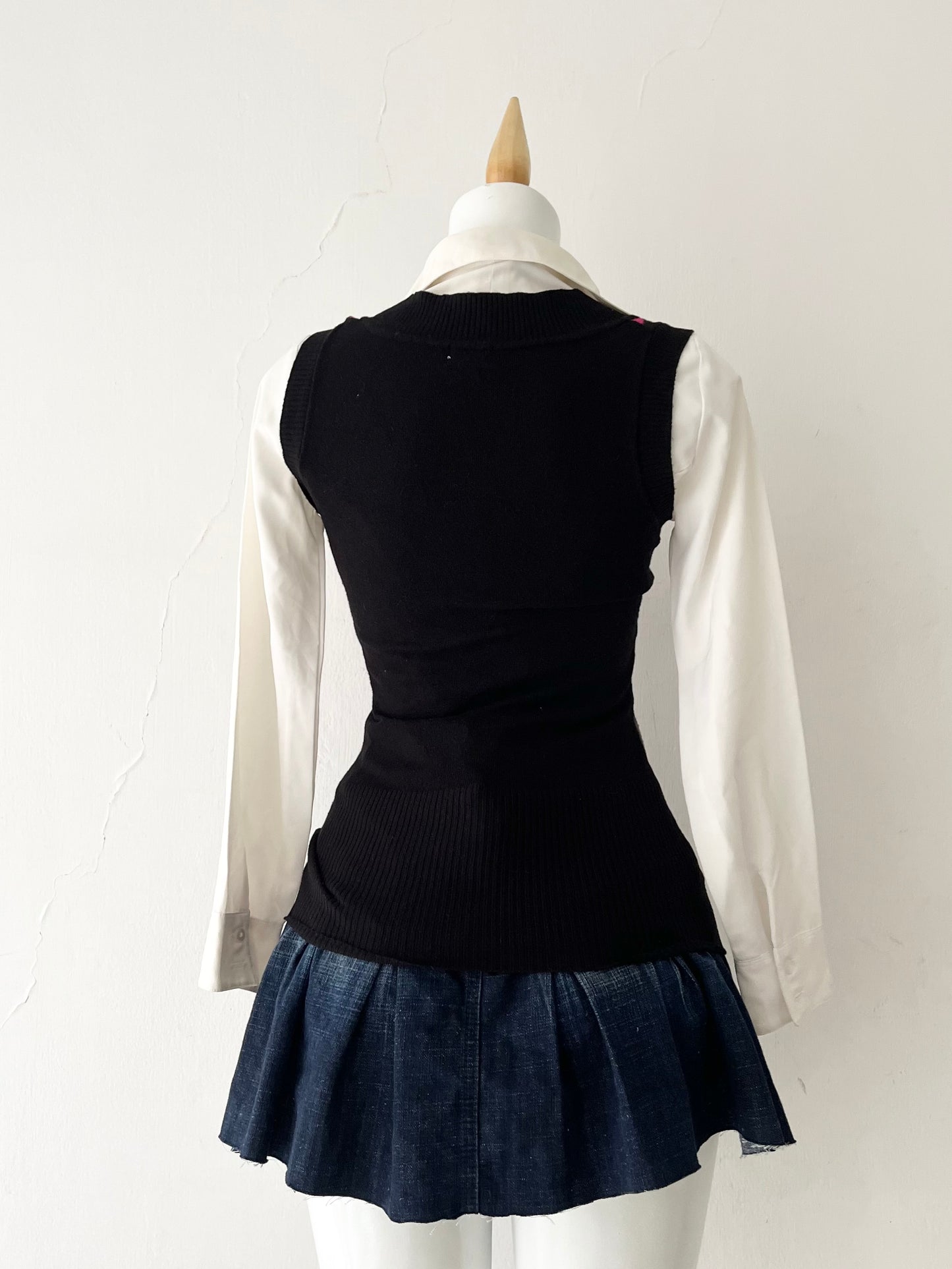 Knitted vest- size S