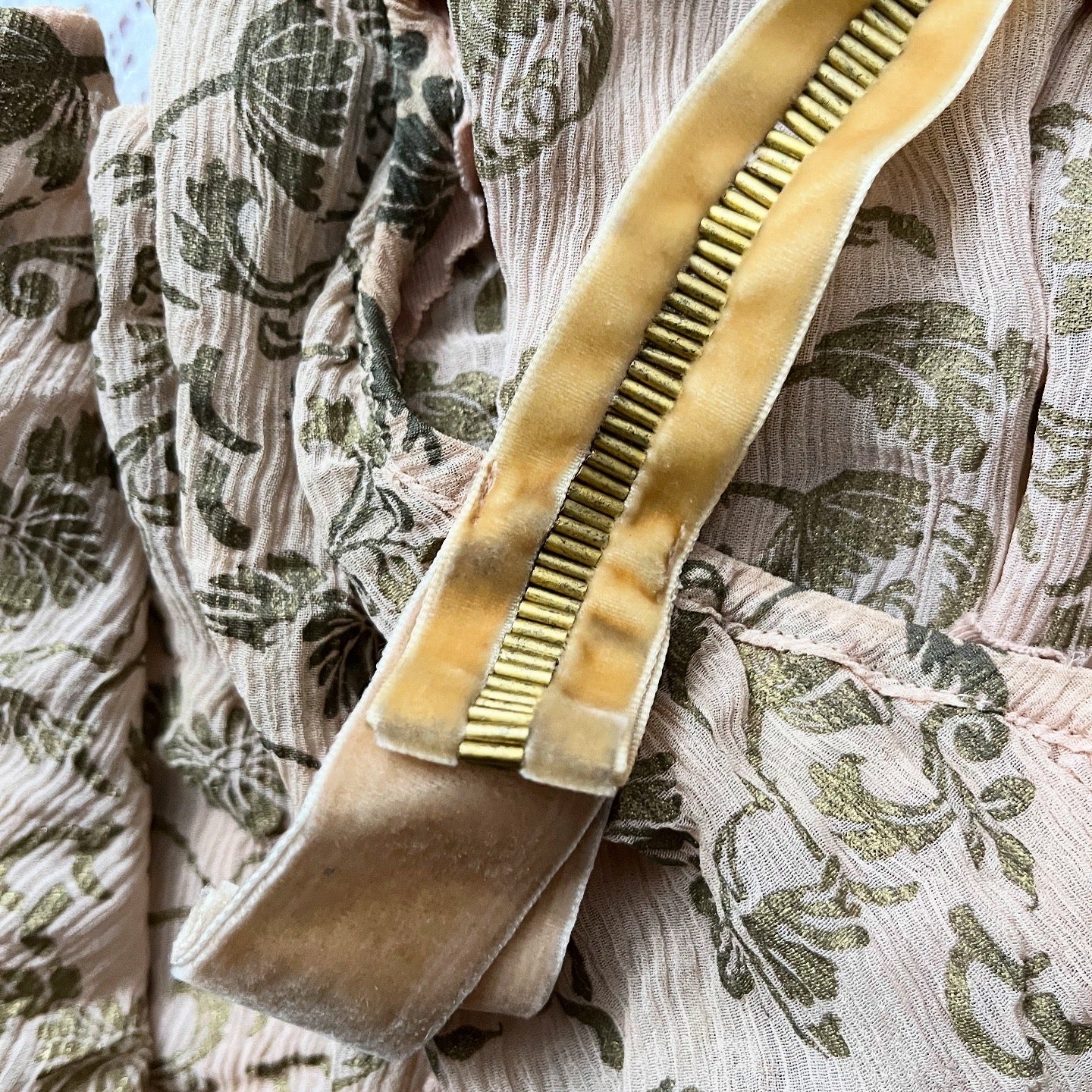 Adorable coquette top