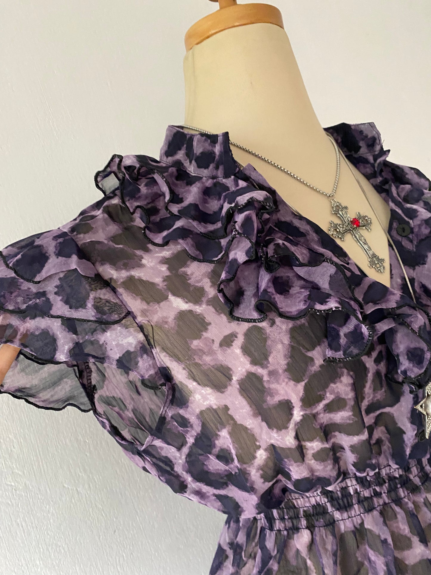 Cheetah print blouse~ Size M