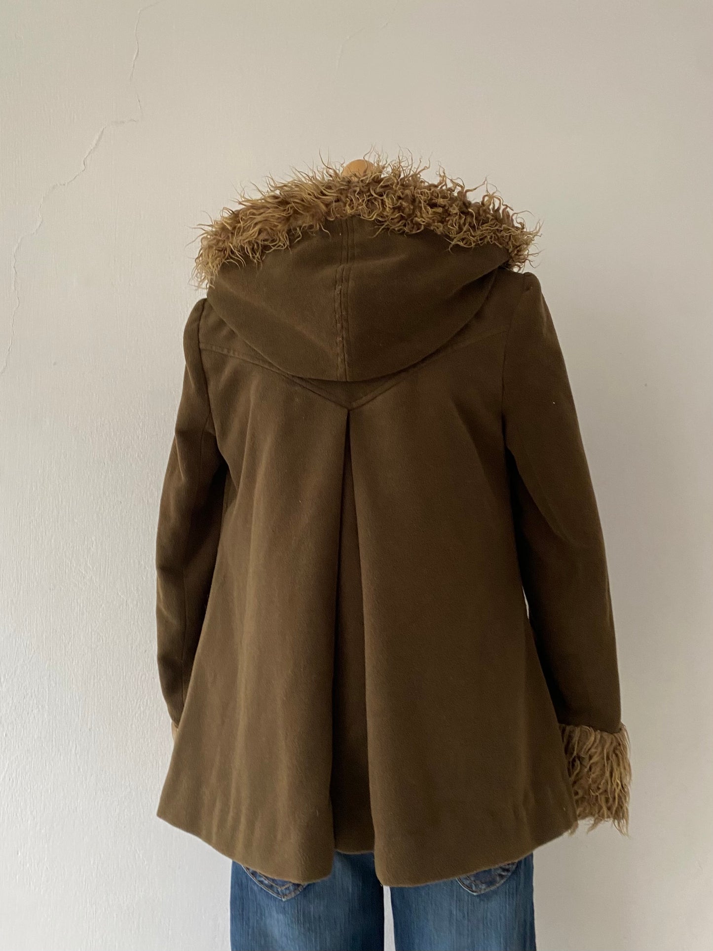 Jacket with lamb on sleeves and hood