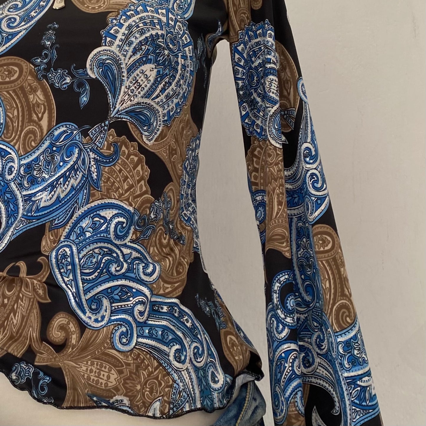 Bell-sleeved top