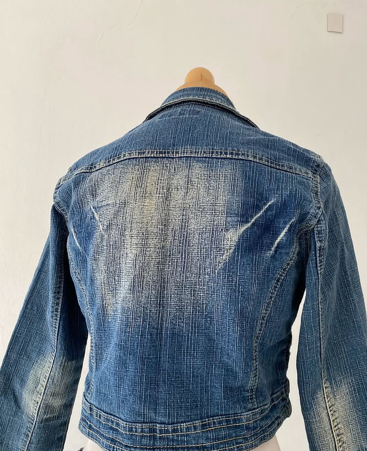 Focused waist jean jacket