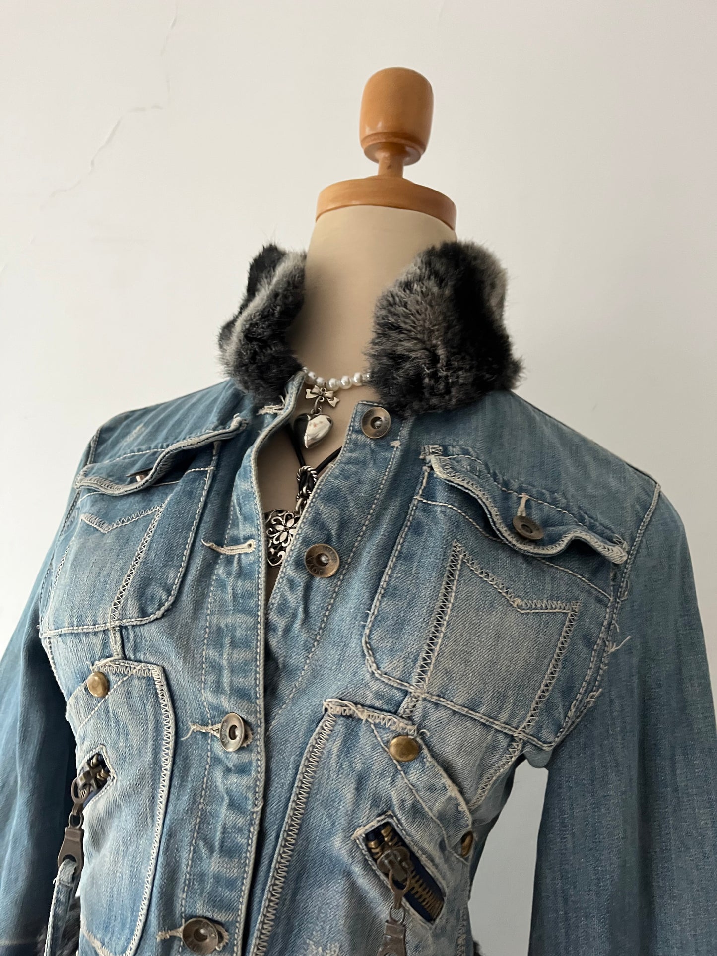 Focused grunge jean jacket