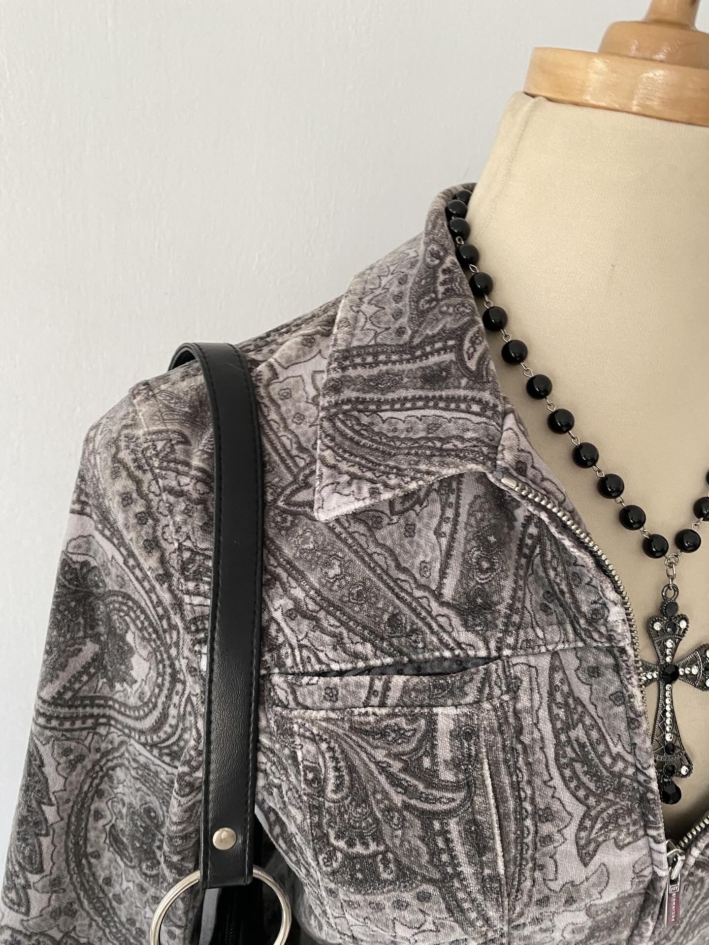 Pana jacket with gray designs