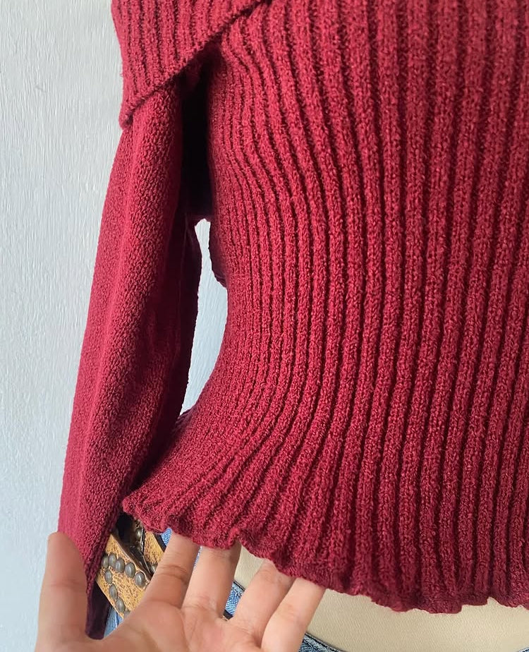 Off shoulder sweater burgundy