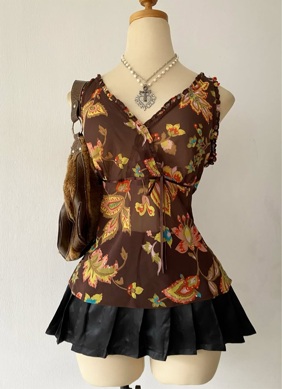 Adorable bohemian top with bow