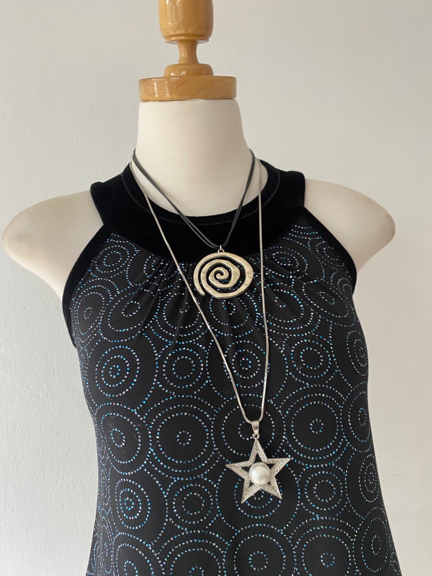 Black top with glitter~ Size S