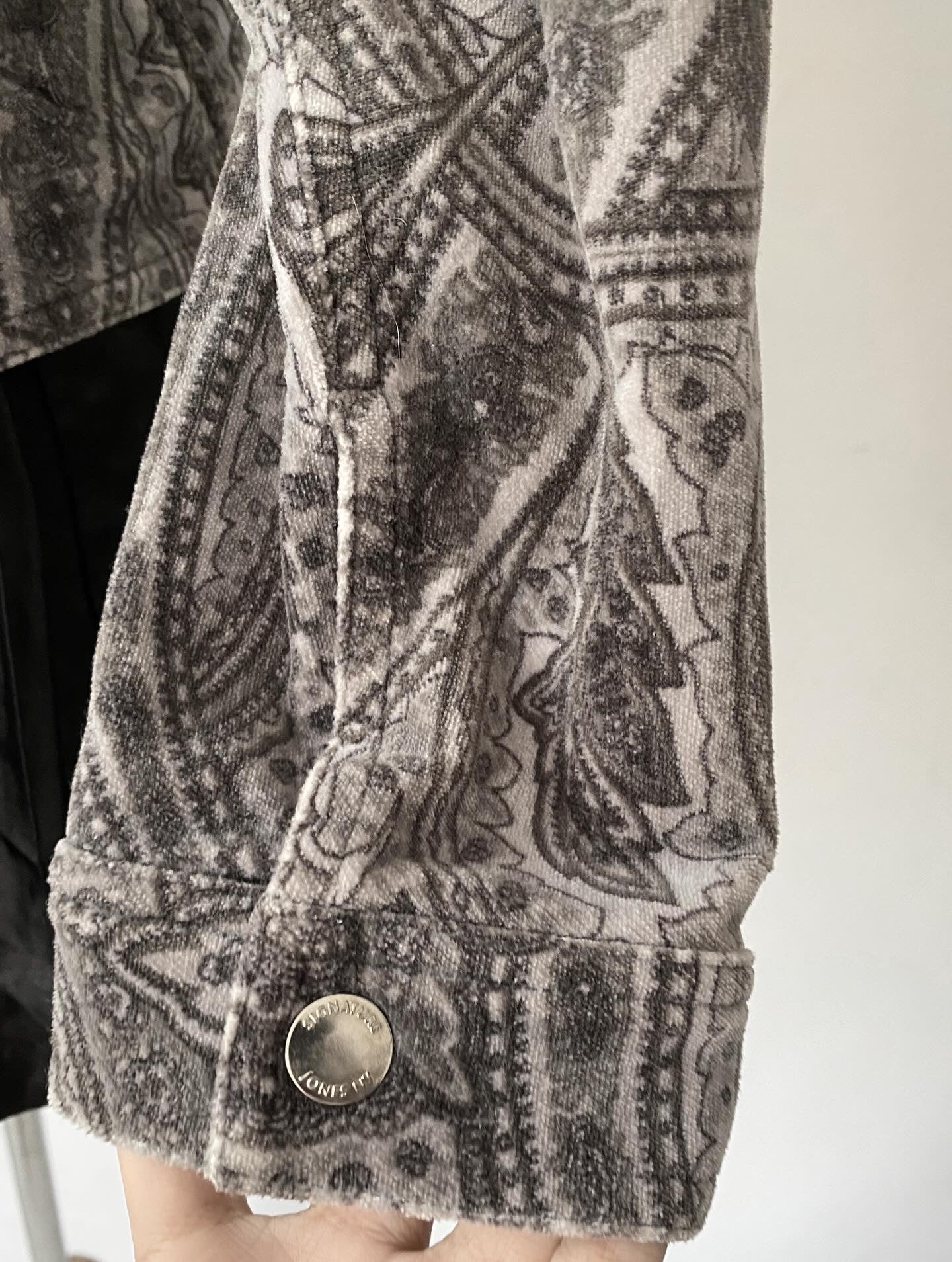 Pana jacket with gray designs