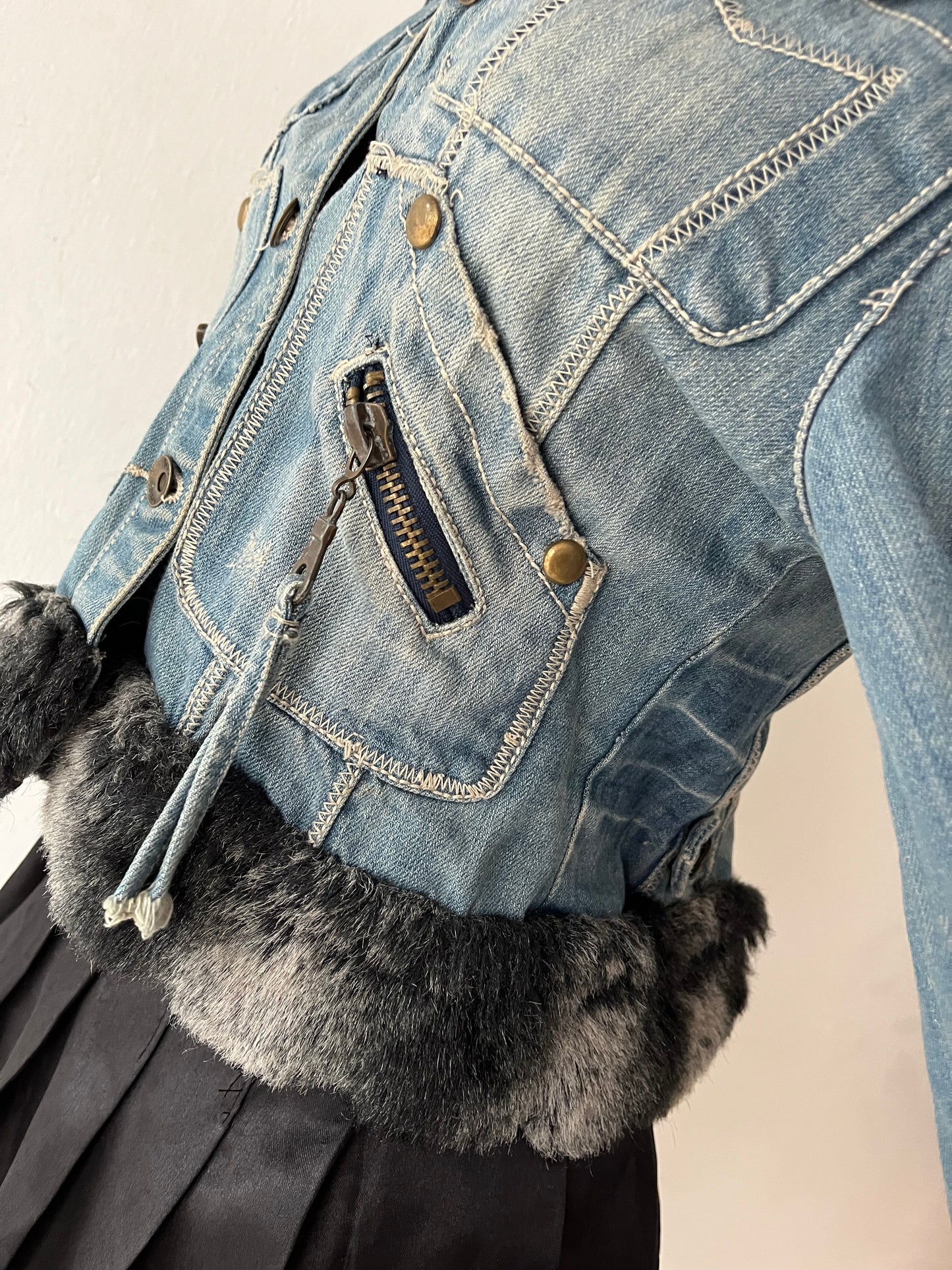 Focused grunge jean jacket