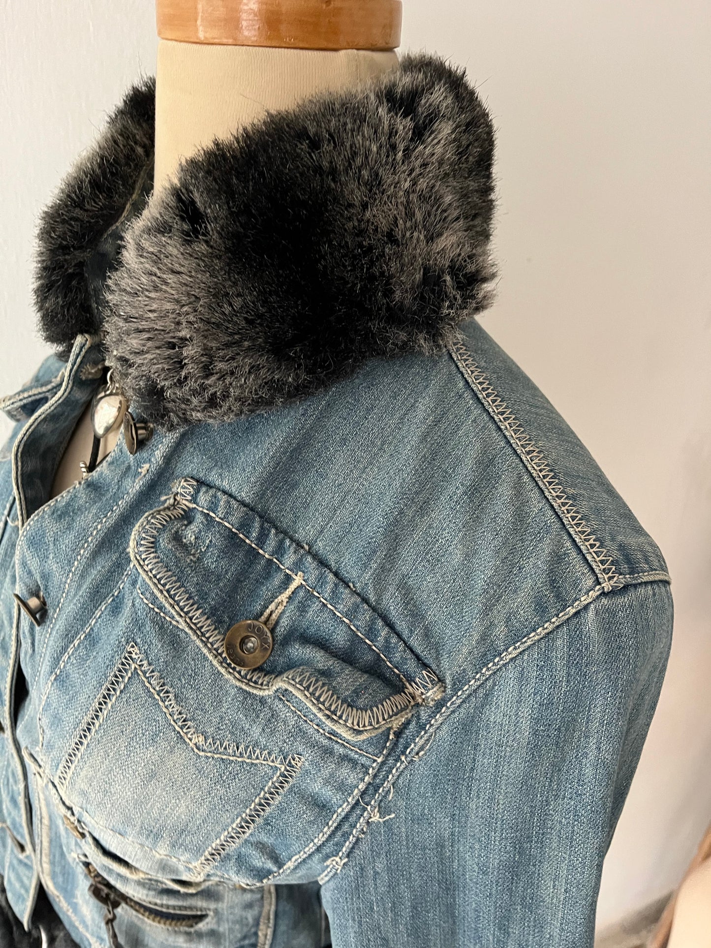 Focused grunge jean jacket