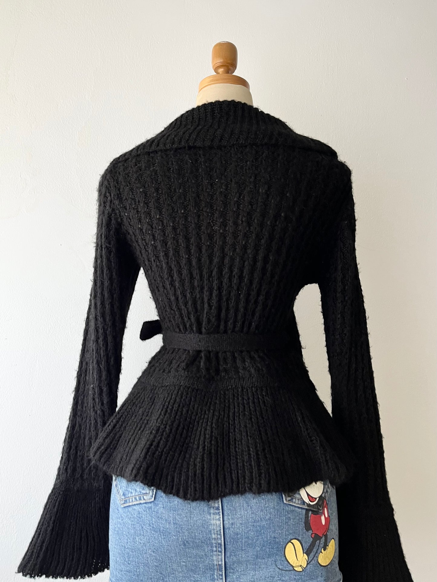 Wool cardigan with bow and flared sleeves
