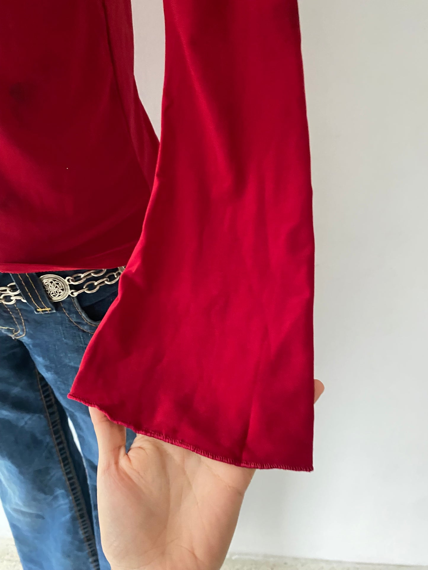 Bell-sleveed burgundy top