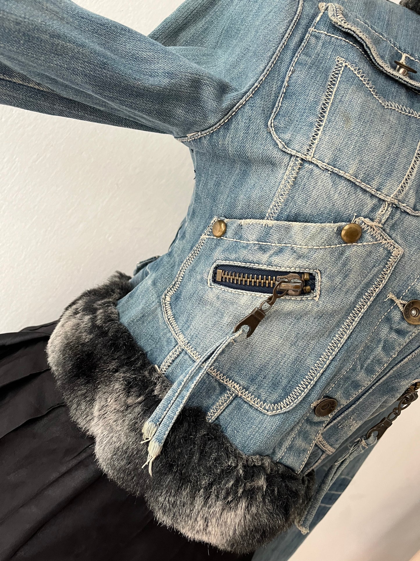 Focused grunge jean jacket