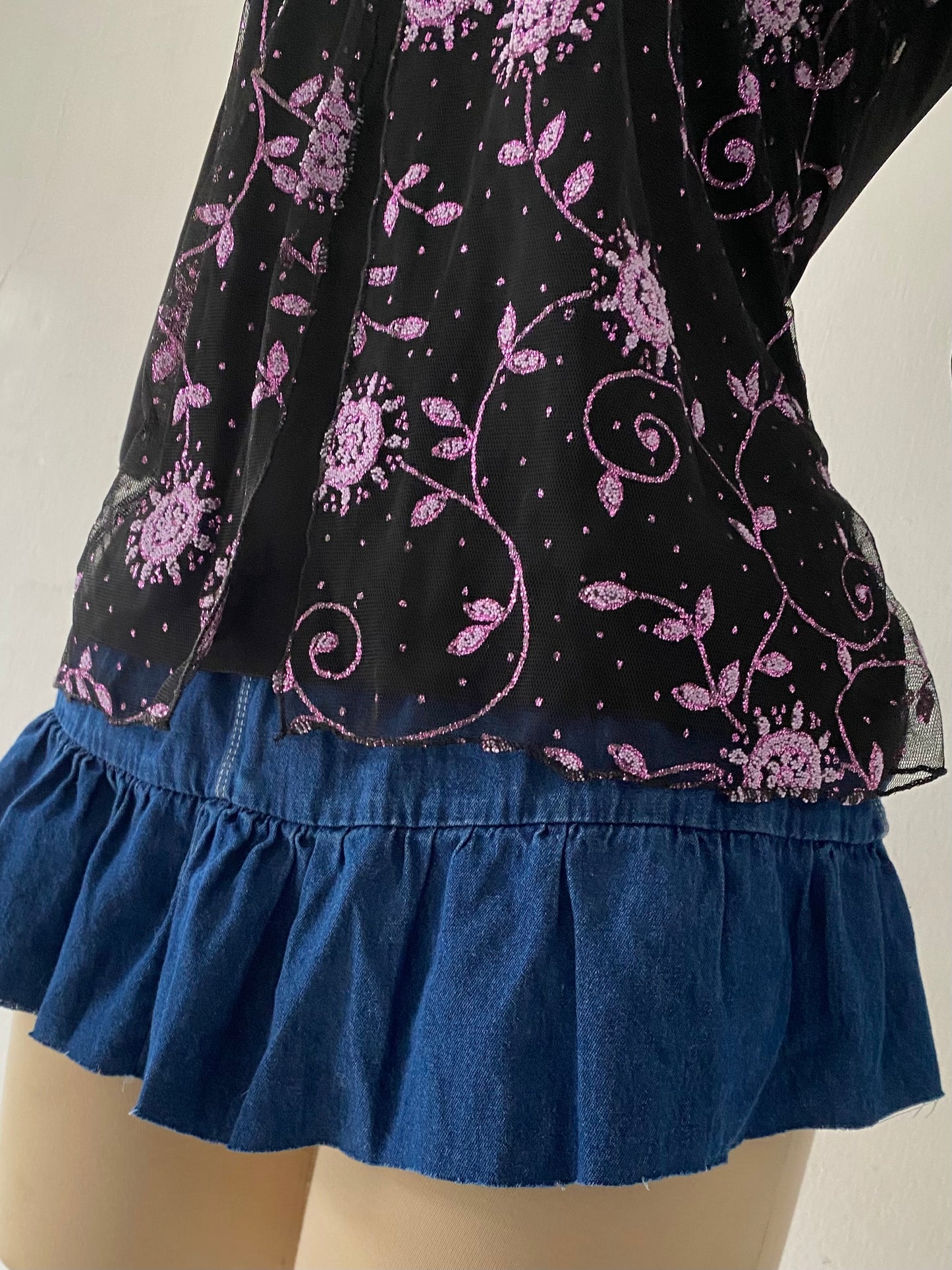 Adorable cape top with lilac designs