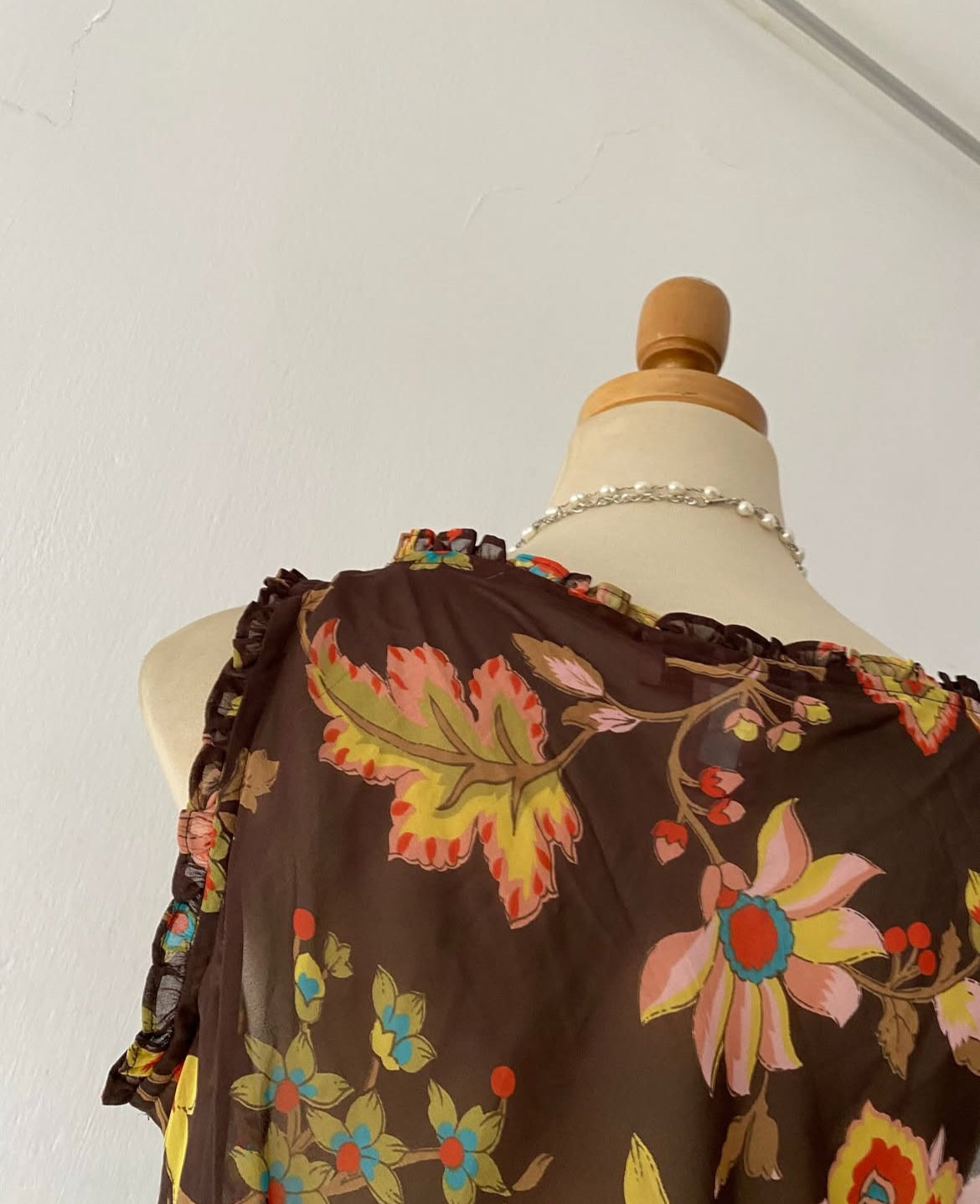Adorable bohemian top with bow