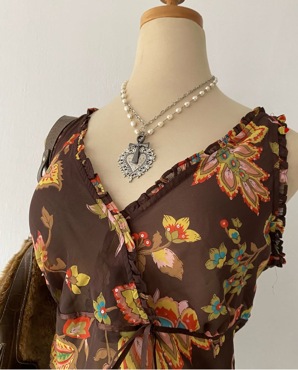 Adorable bohemian top with bow