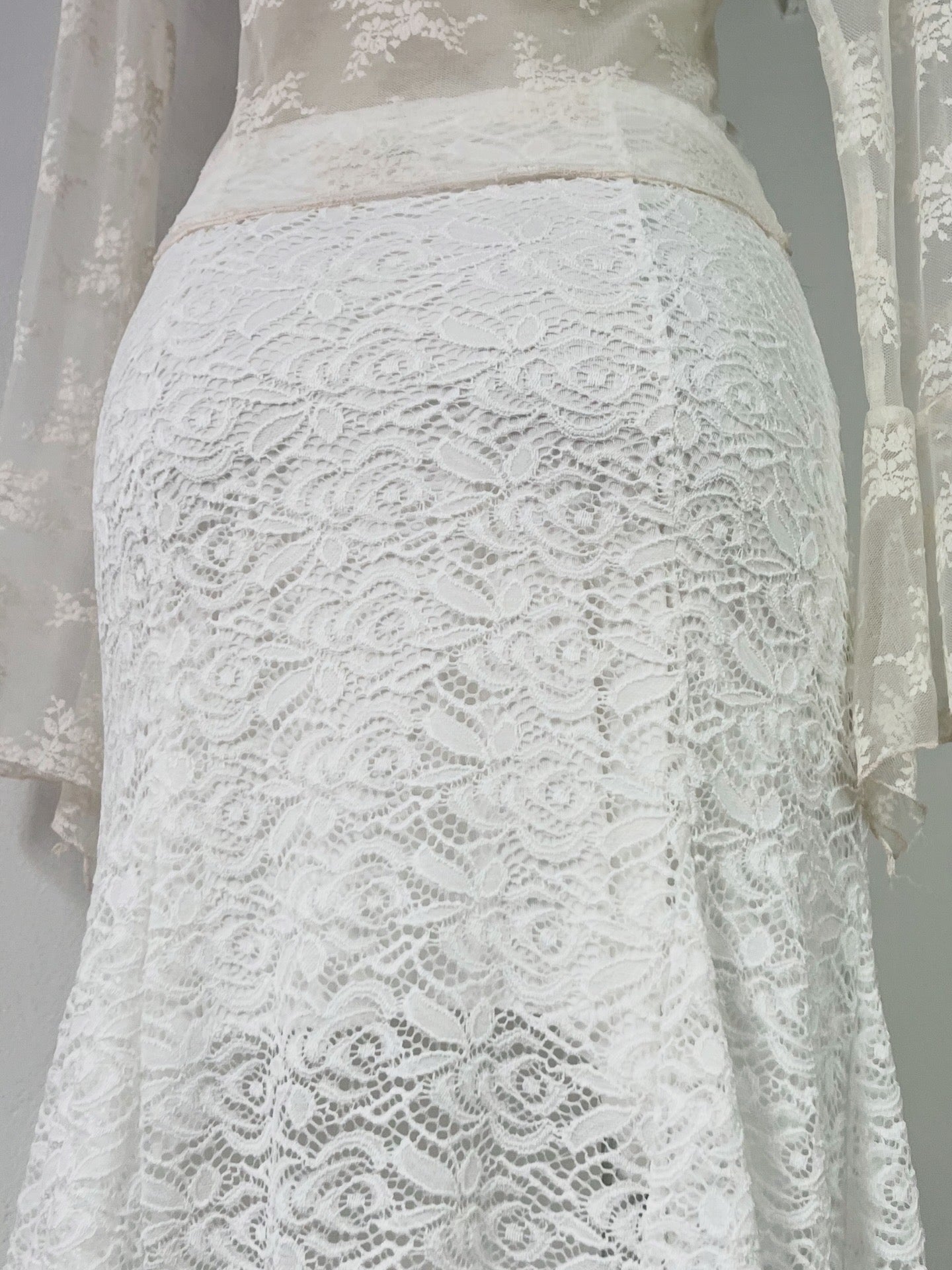 Maxifalda de encaje blanco