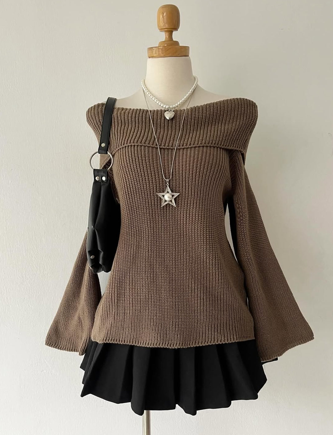 Sweater with bell sleeves and bare shoulders (select color)