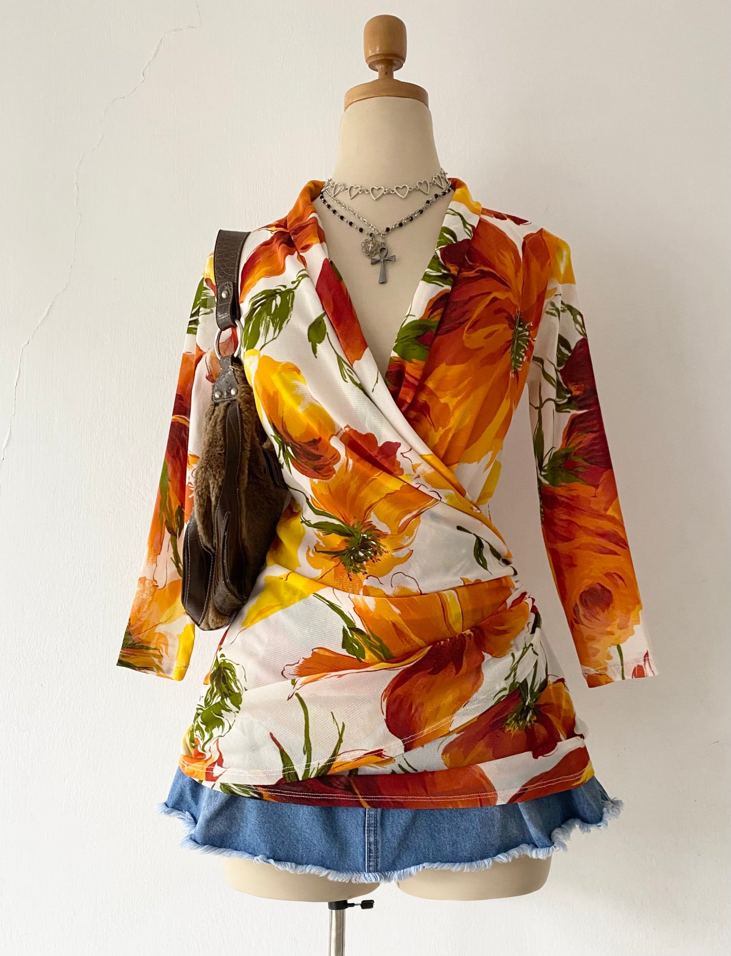 Adorable floral blouse-Size L