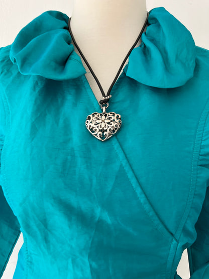 Adorable blouse with bow