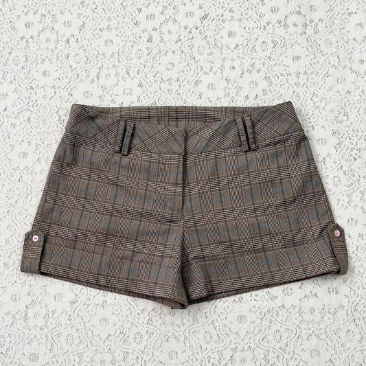 Low-rise plaid shorts
