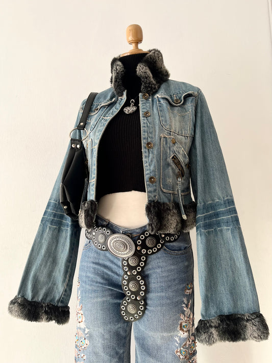 Focused grunge jean jacket