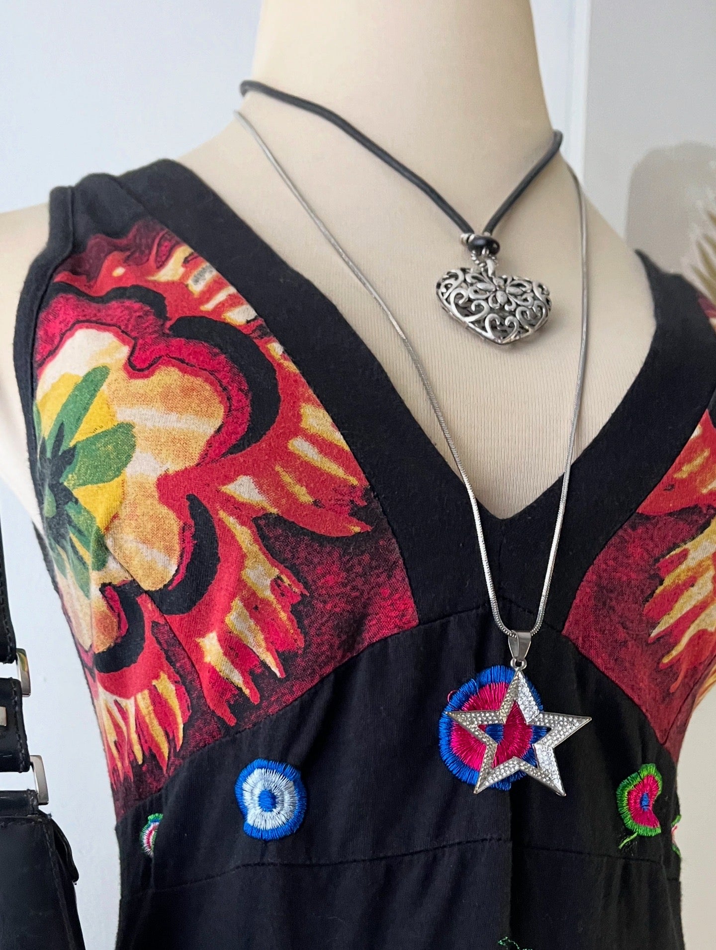 Adorable bohemian dress with a back bow