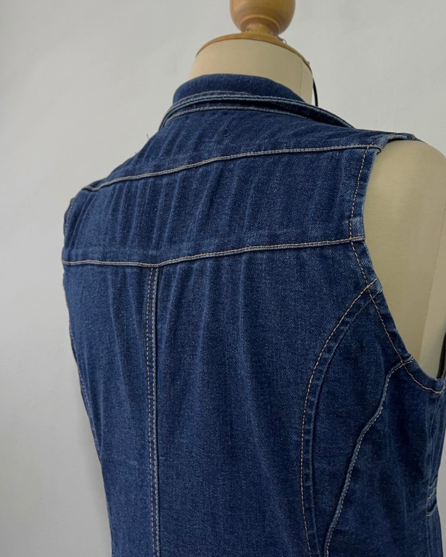 Vestido jean con cinturón