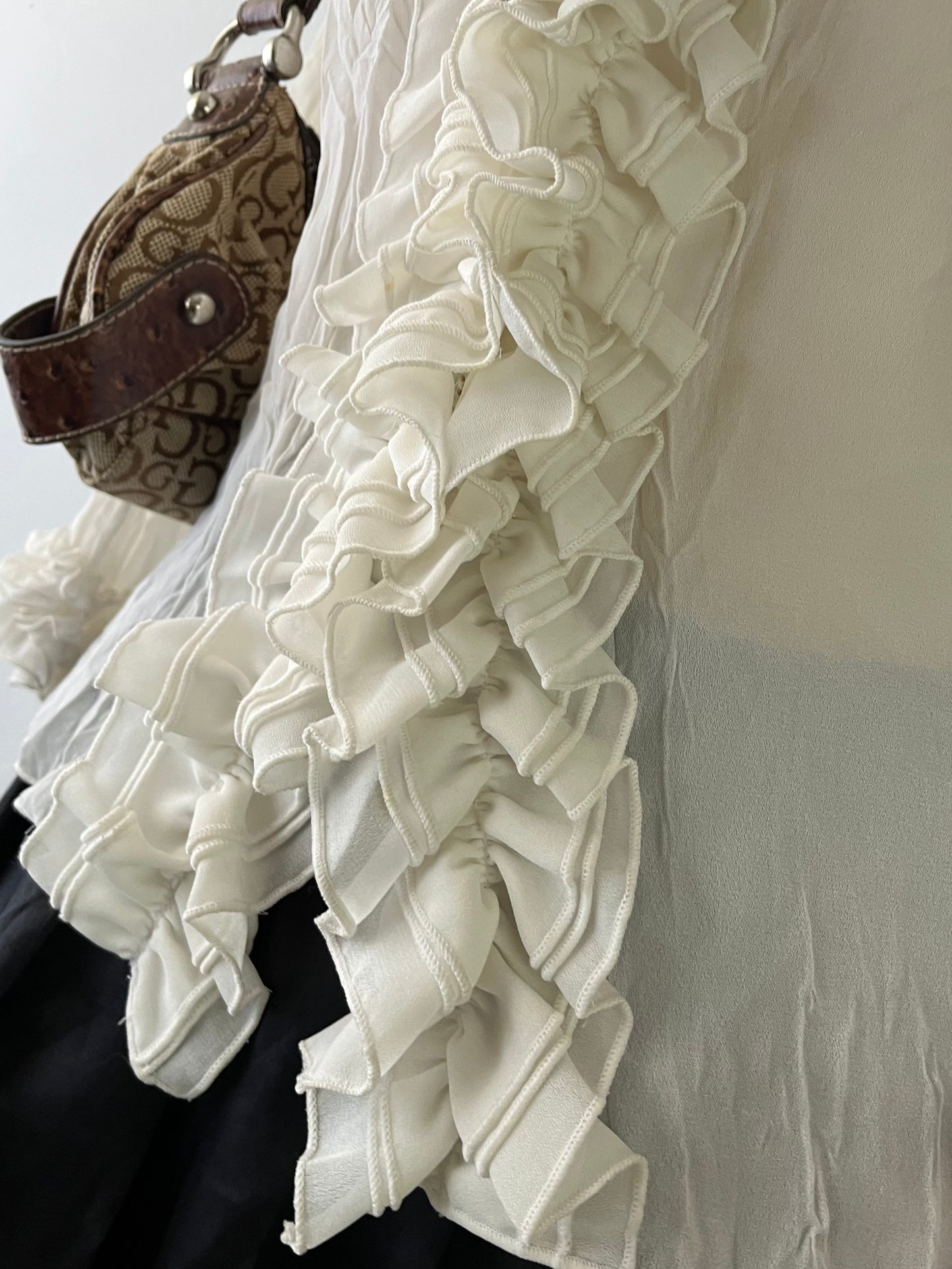 Adorable coquette blouse