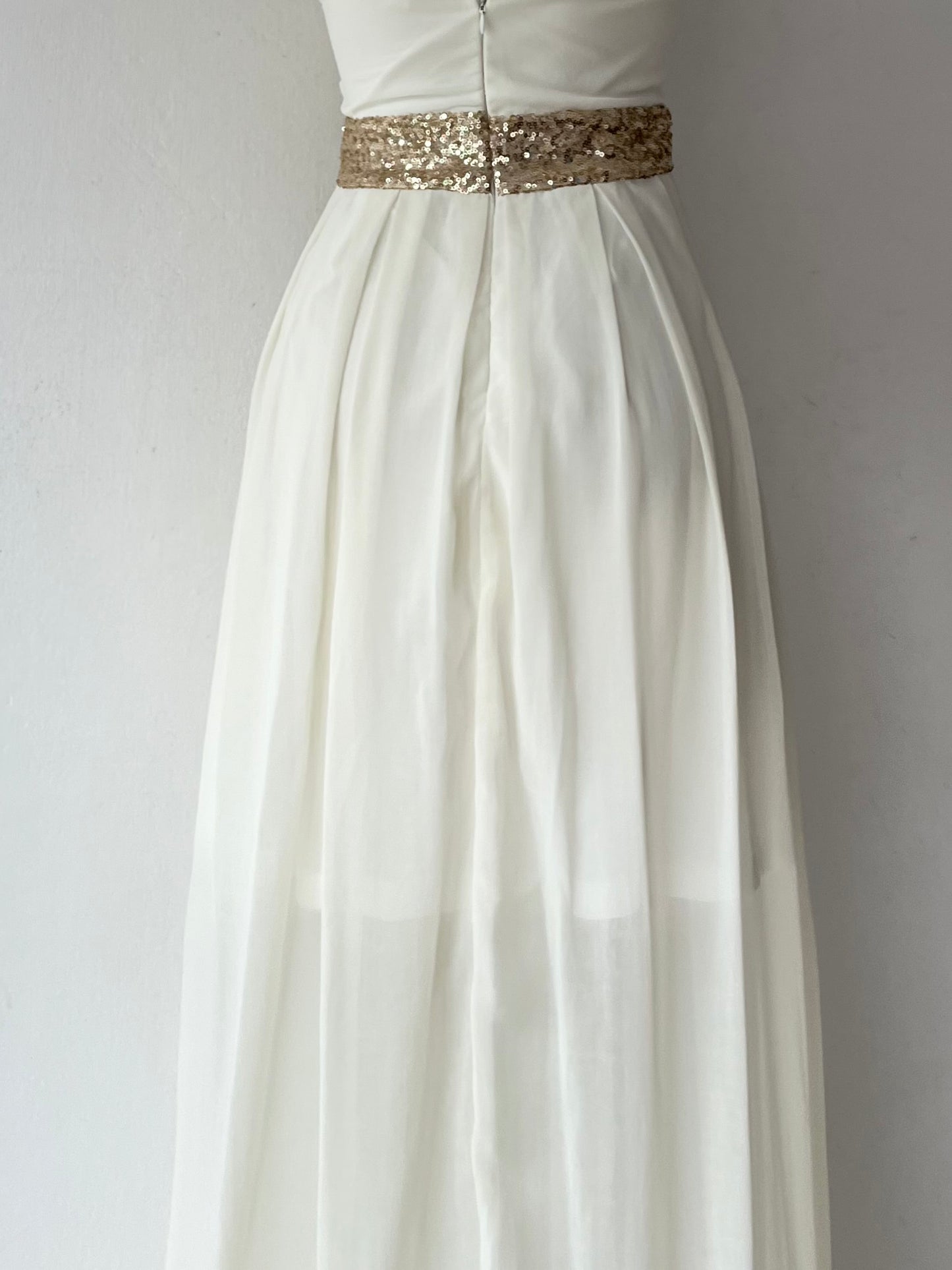 White strapless dress