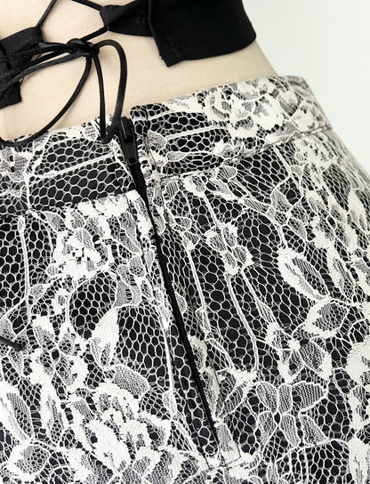 Lace skirt