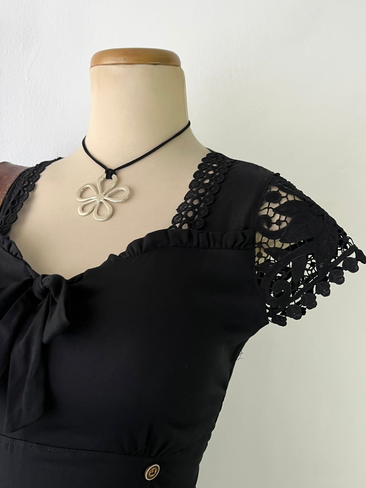 Coquette doll top with lace sleeves