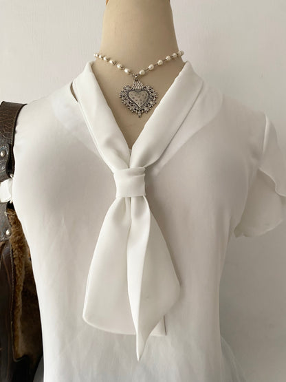 Adorable blouse with bow
