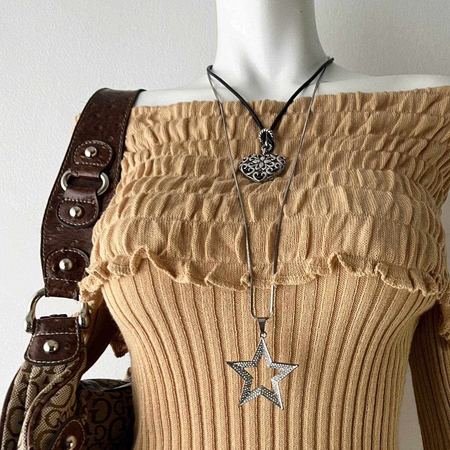 Off shoulder knitted dress