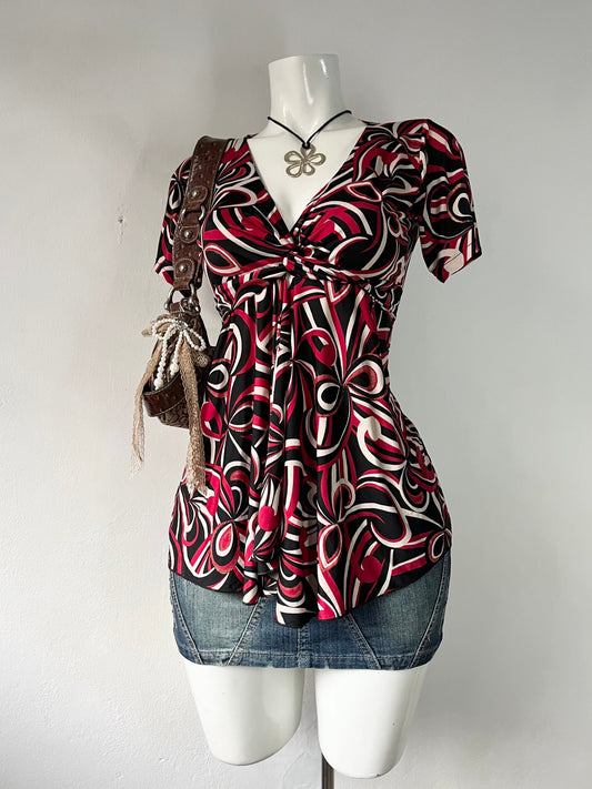 Y2k adorable red and noir top