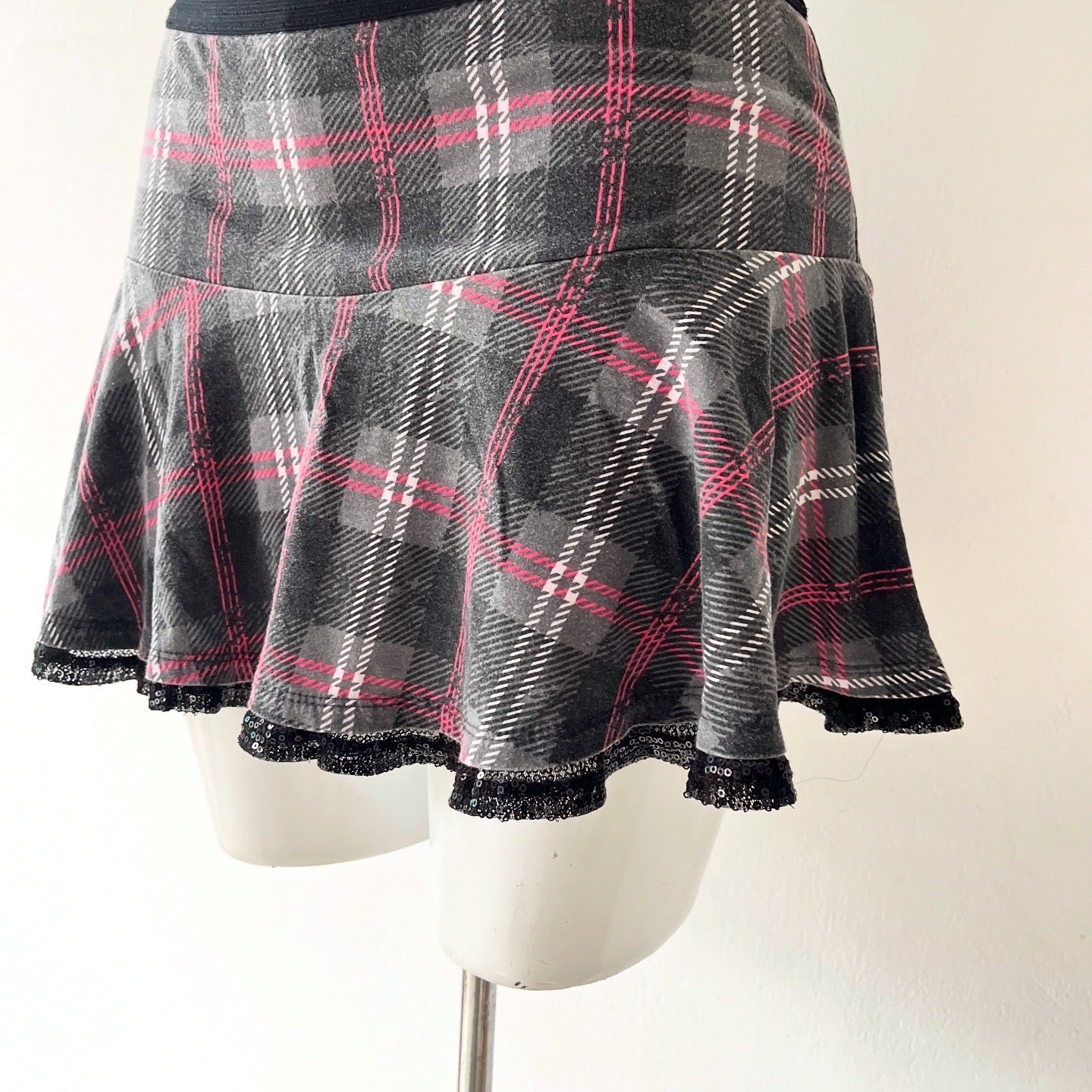 Plaid skirt with sequined trim