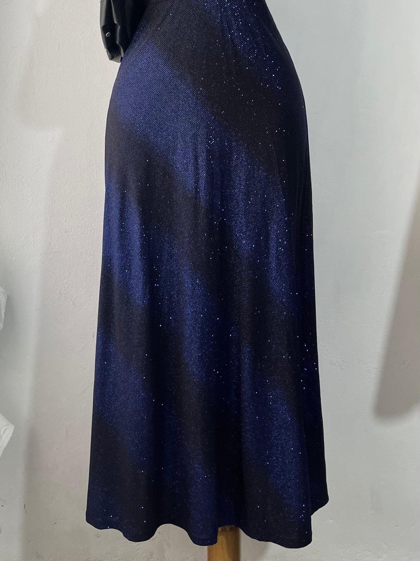 Long noir and blue glitter dress with back bow