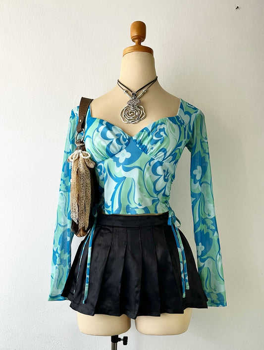 Adorable summer long-sleeved top